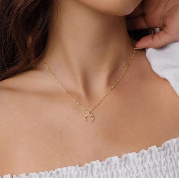 GOLD 18k Gold Plated Cubic Zirconia Pendant Necklace - Picture 1 of 3